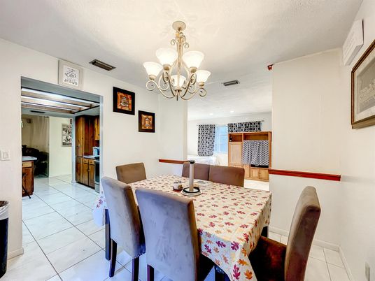 Chandelier, Dining room, Interior