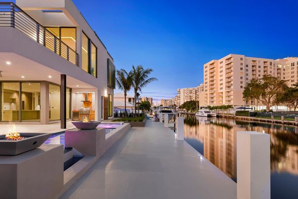 Exterior, Pool, Water
