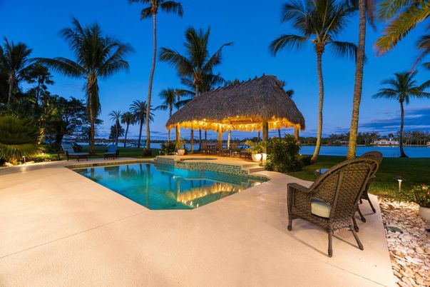 Exterior, Pool, Water