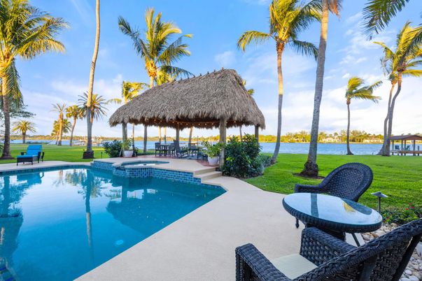 Exterior, Pool, Water