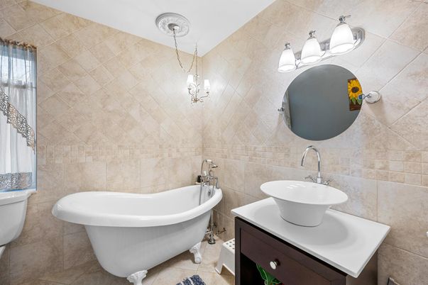 Bathroom, Dual Sink Vanities, Free Standing Baths, Interior, Pendant Lights