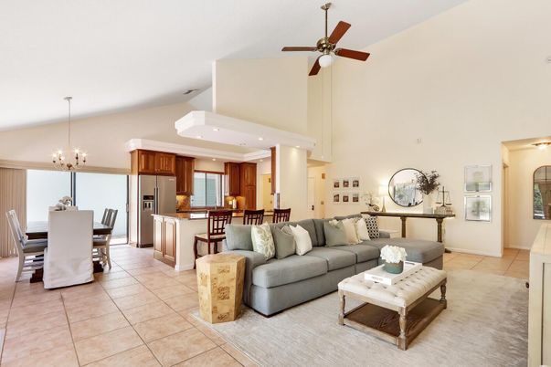 Dining room, Interior, Kitchen, Living room, Pendant Lights, Recessed Lighting, Stainless Steel Appliances