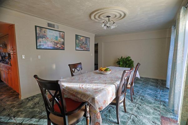 Dining room, Interior