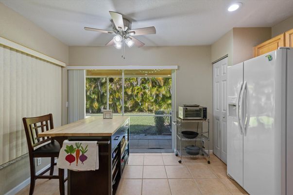 Dining room, Interior, Kitchen, Recessed Lighting