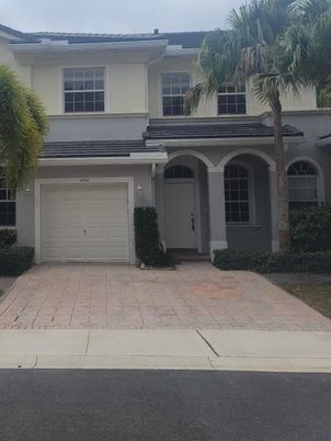 Attached, Exterior, Facade, Mediterranean