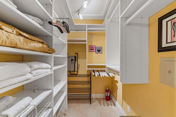 Interior, Walk-in Closets