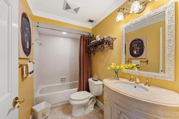 Bathroom, Interior, Recessed Lighting