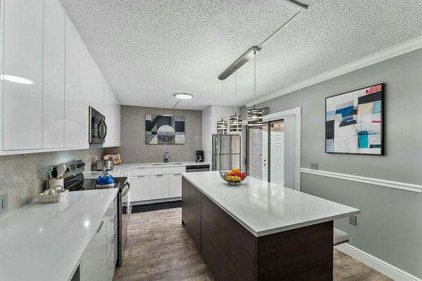 Interior, Kitchen, Pendant Lights, Recessed Lighting, Wood Texture Flooring