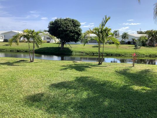 Exterior, Lake