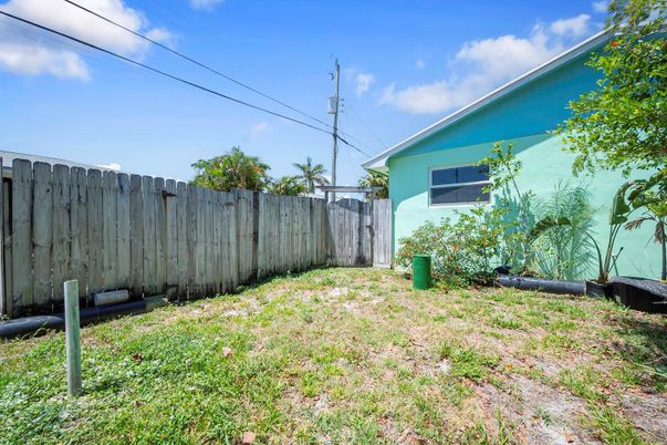 Backyard, Exterior