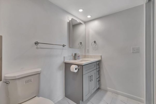 Bathroom, Interior, Marble, Recessed Lighting