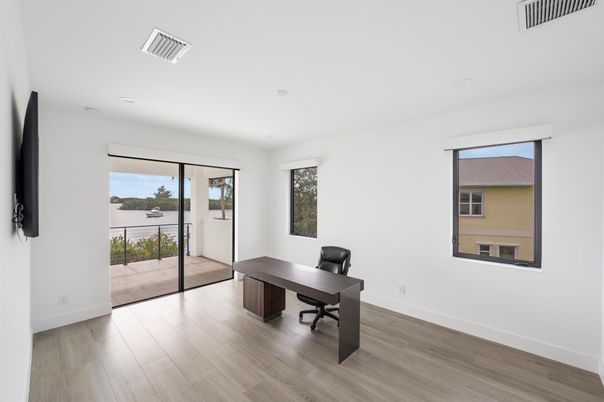 Home Office, Interior, Recessed Lighting, Wood Texture Flooring