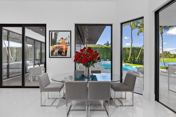 Dining room, Interior