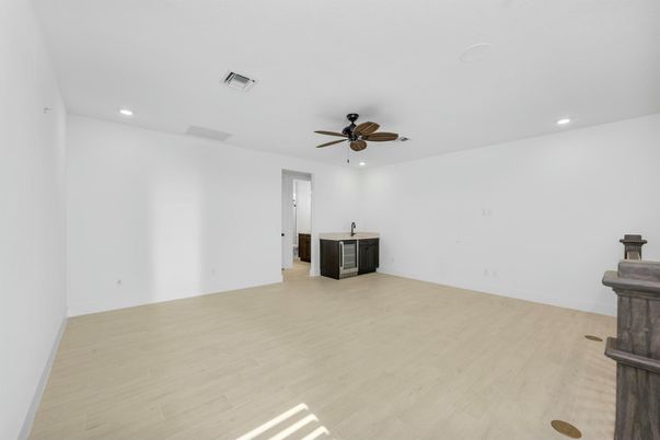Empty room, Interior, Recessed Lighting, Wood Texture Flooring