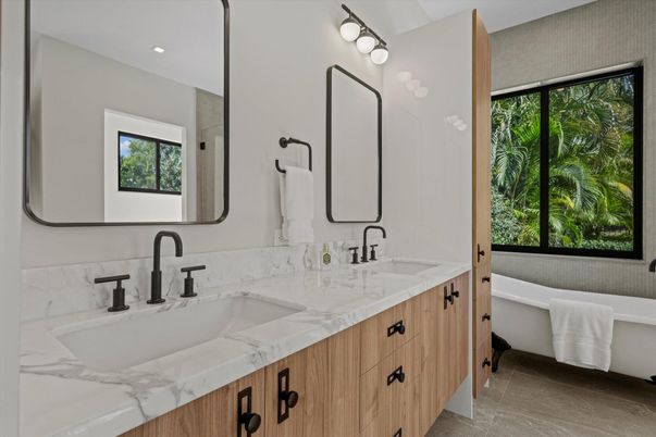 Bathroom, Dual Sink Vanities, Free Standing Baths, Interior, Recessed Lighting