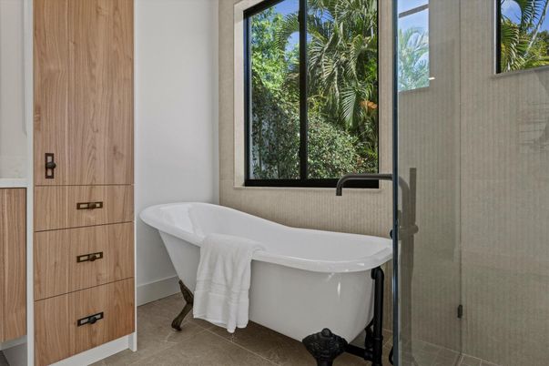 Bathroom, Free Standing Baths, Interior