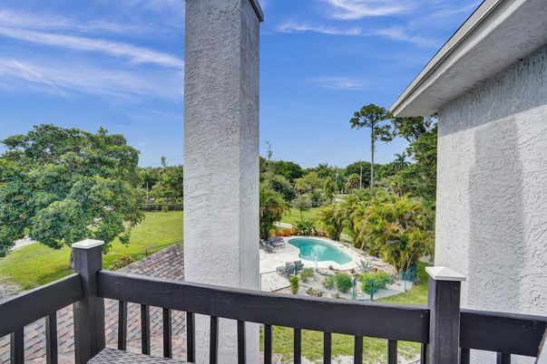 Exterior, Pool, Other