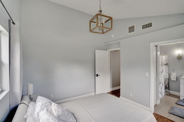 Bedroom, Interior, Pendant Lights