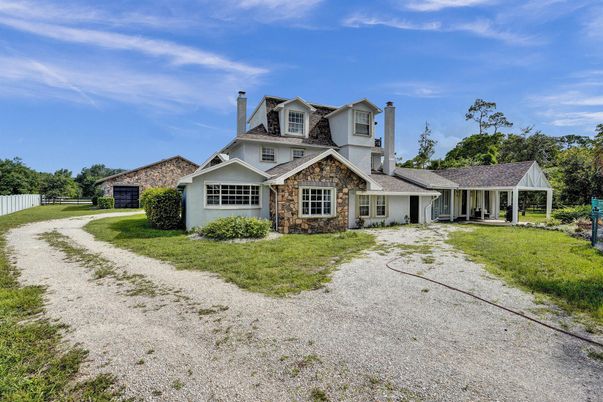Backyard, Exterior, Facade, Split Level