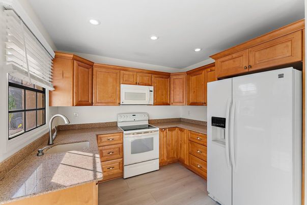 Interior, Kitchen, Recessed Lighting, Wood Texture Flooring