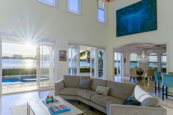 Chandelier, Dining room, Interior, Living room, Water