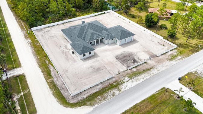 Exterior, Drone