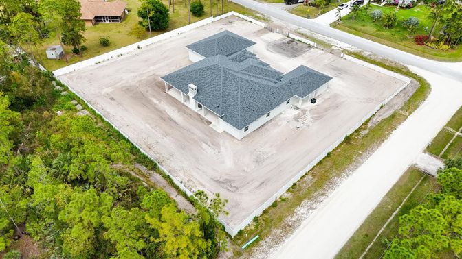Exterior, Drone