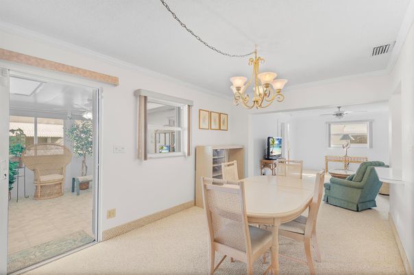Chandelier, Dining room, Interior