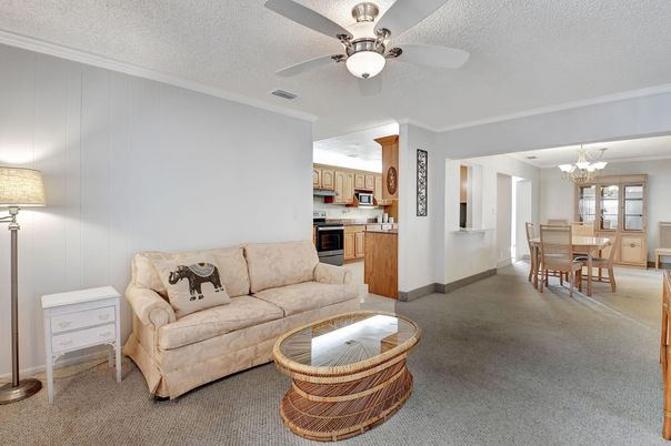 Chandelier, Dining room, Interior, Kitchen, Living room