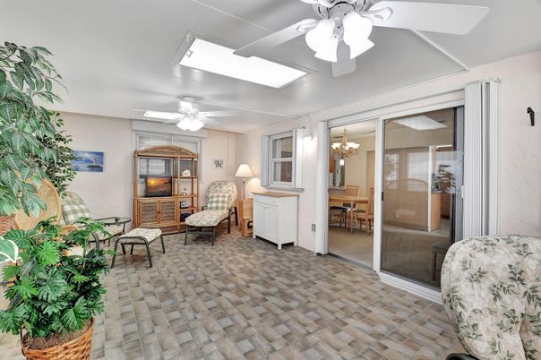 Dining room, Interior