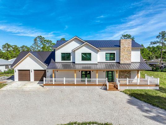 Attached, Exterior, Facade, Farmhouse