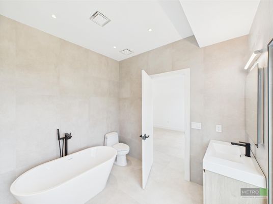 Bathroom, Free Standing Baths, Interior, Recessed Lighting