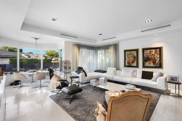 Dining room, Interior, Living room, Recessed Lighting