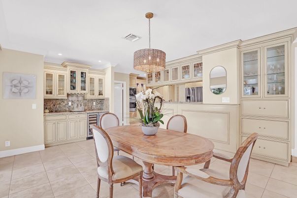 Chandelier, Dining room, Interior, Kitchen, Recessed Lighting