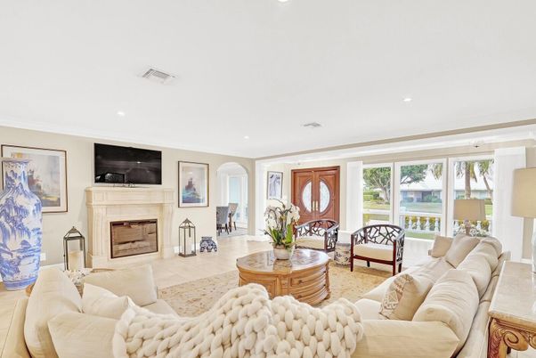 Fireplace, Interior, Living room, Recessed Lighting