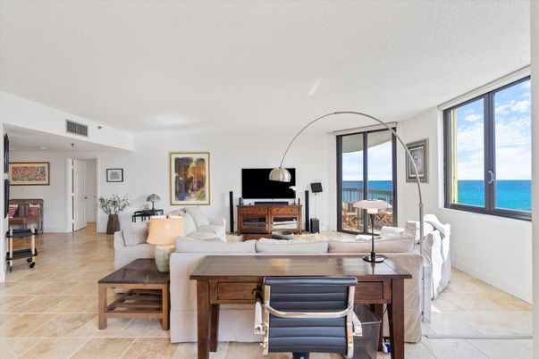 Interior, Living room, Water