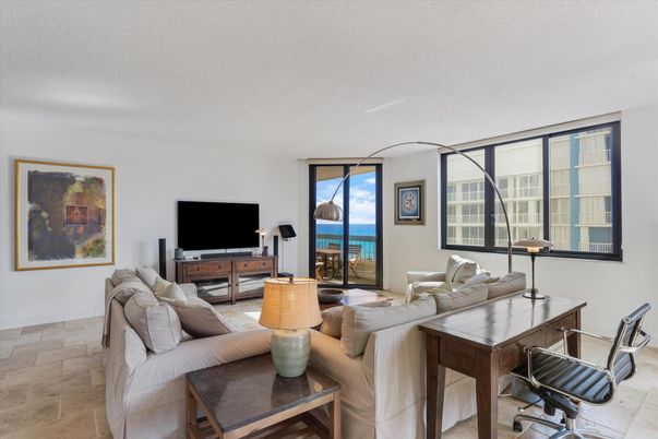Interior, Living room, Water