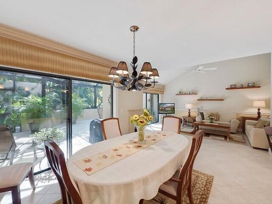Chandelier, Dining room, Interior, Living room