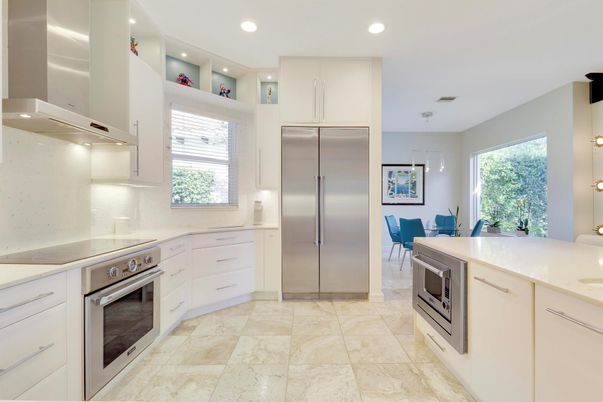 Dining room, Interior, Kitchen, Pendant Lights, Recessed Lighting, Stainless Steel Appliances