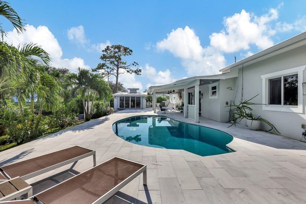 Exterior, Pool