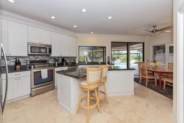 Dining room, Interior, Kitchen, Recessed Lighting, Stainless Steel Appliances