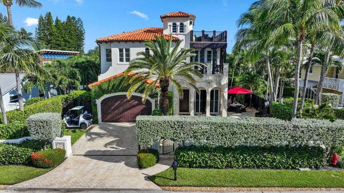 Exterior, Facade, Spanish Mediterranean