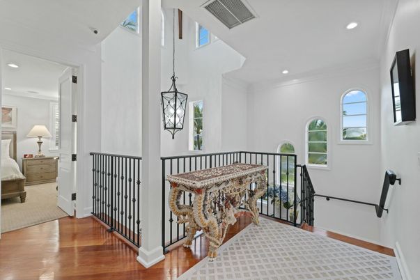 Interior, Pendant Lights, Recessed Lighting, Wood Texture Flooring