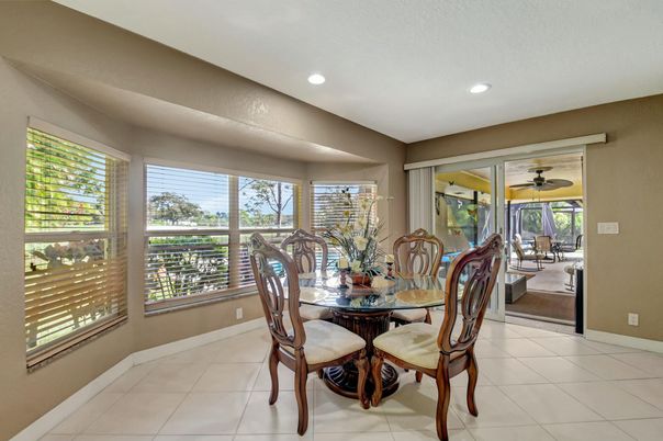 Dining room, Interior, Recessed Lighting
