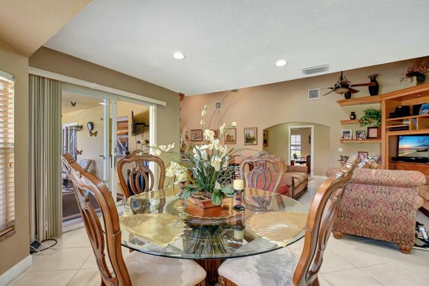 Dining room, Interior, Living room, Recessed Lighting