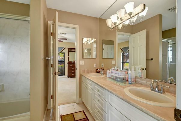 Bathroom, Dual Sink Vanities, Interior