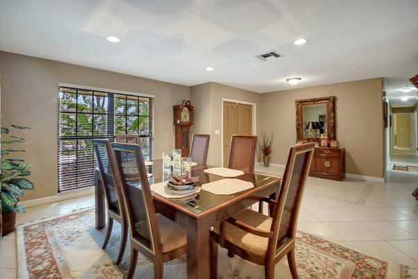 Dining room, Interior, Recessed Lighting