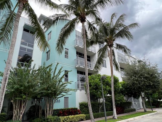 Exterior, Facade, Condo Building