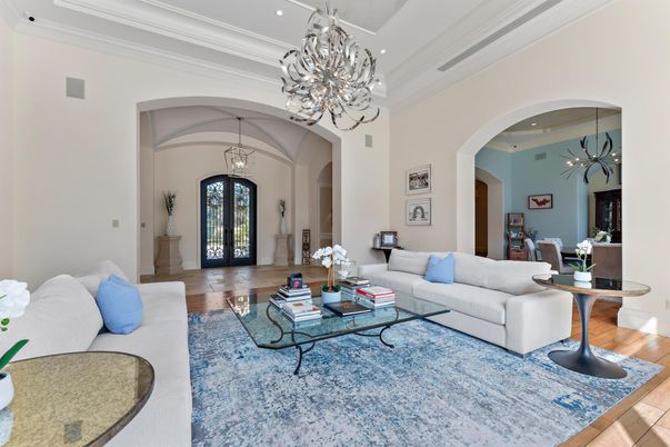 Chandelier, Interior, Living room, Pendant Lights, Recessed Lighting, Wood Texture Flooring