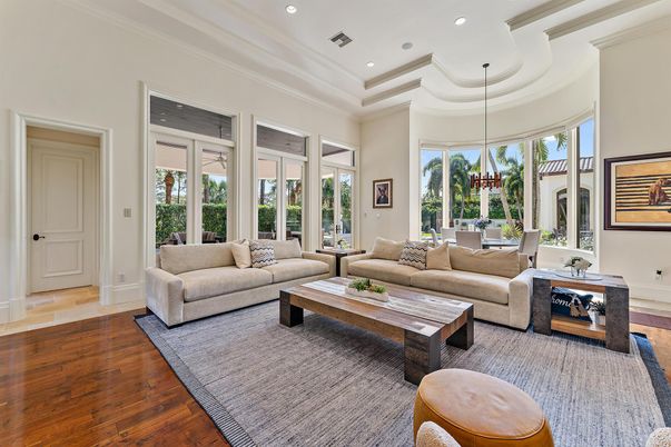 Chandelier, Dining room, Interior, Living room, Pendant Lights, Recessed Lighting, Wood Texture Flooring
